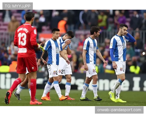 “我们从未放弃”:十人图卢兹战平强敌里昂的更衣室故事 “我们从未放弃”:十人图卢兹战平强敌里昂的更衣室故事